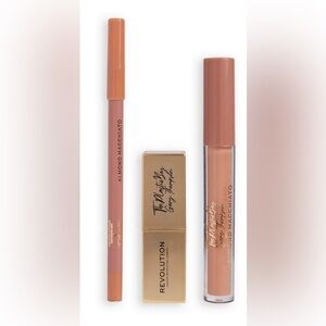 Revolution Almond Macchiato Lip Liner Set